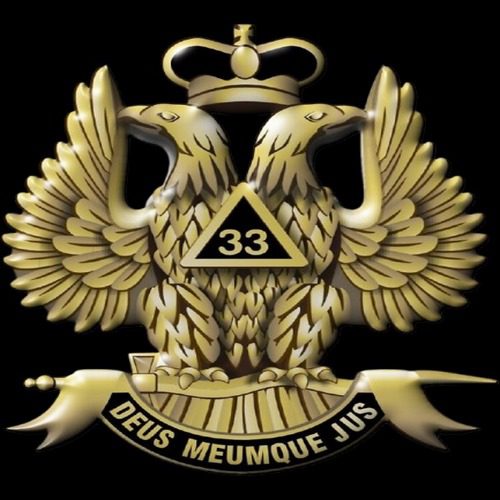 Águila bicéfala dorada con corona y triángulo negro con el número 33