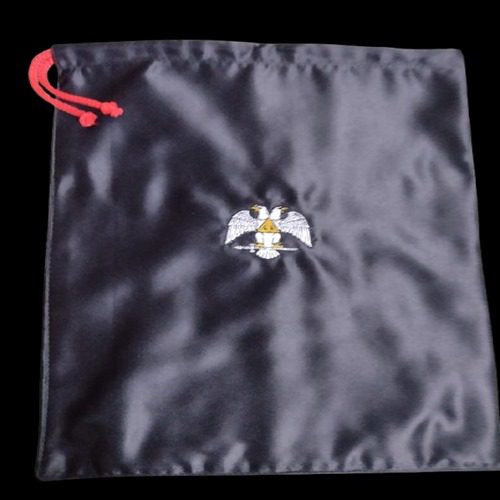 Bolsa negra con águila bicéfala bordada y cordón rojo para regalia de Caballero Kadosh (30° REAA) – Houston, TX